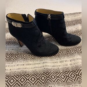 Beautiful Coach Ankle boots size 6B